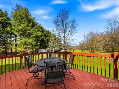 61 Rolling Hills Road Mills River NC 28759