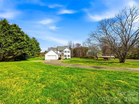 61 Rolling Hills Road Mills River NC 28759