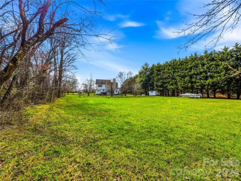 61 Rolling Hills Road Mills River NC 28759