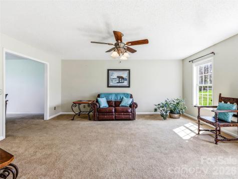 61 Rolling Hills Road Mills River NC 28759