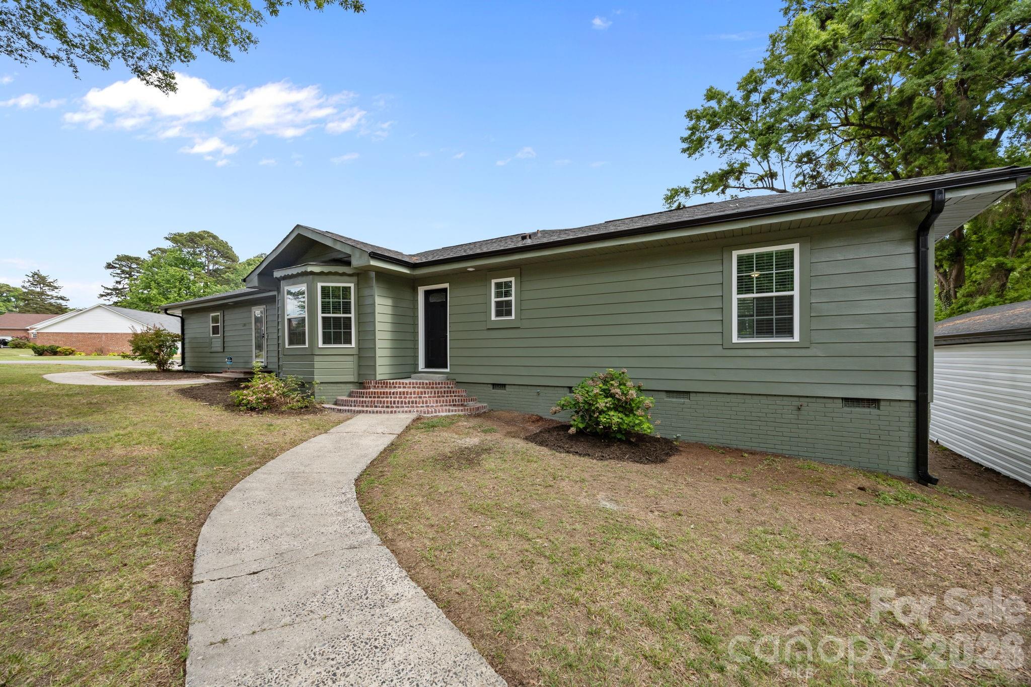 6109 Cora Street Charlotte NC 28216