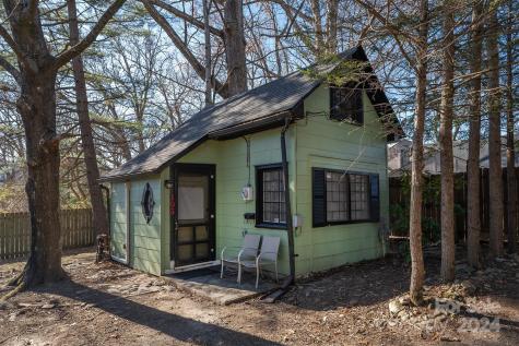 103 & 105 Pine Street Black Mountain NC 28711