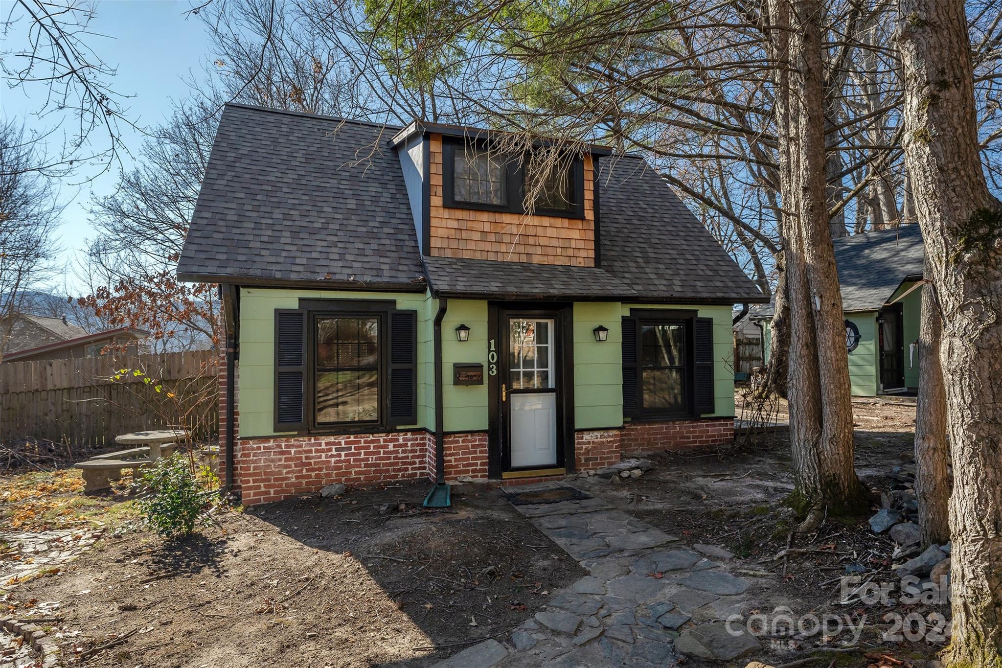 103 & 105 Pine Street Black Mountain NC 28711