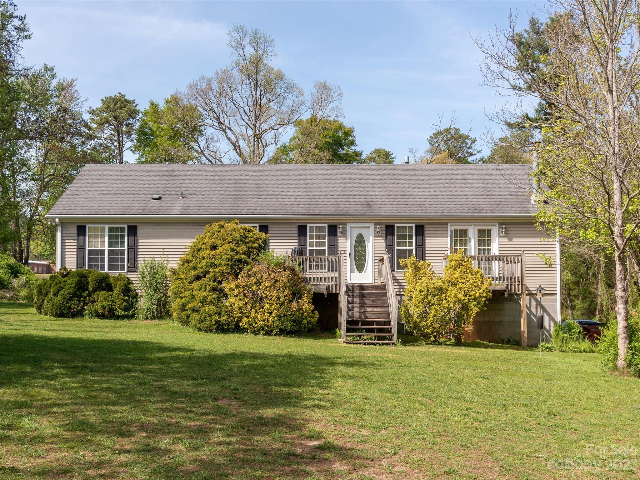 386 Etowah School Road Hendersonville NC 28739