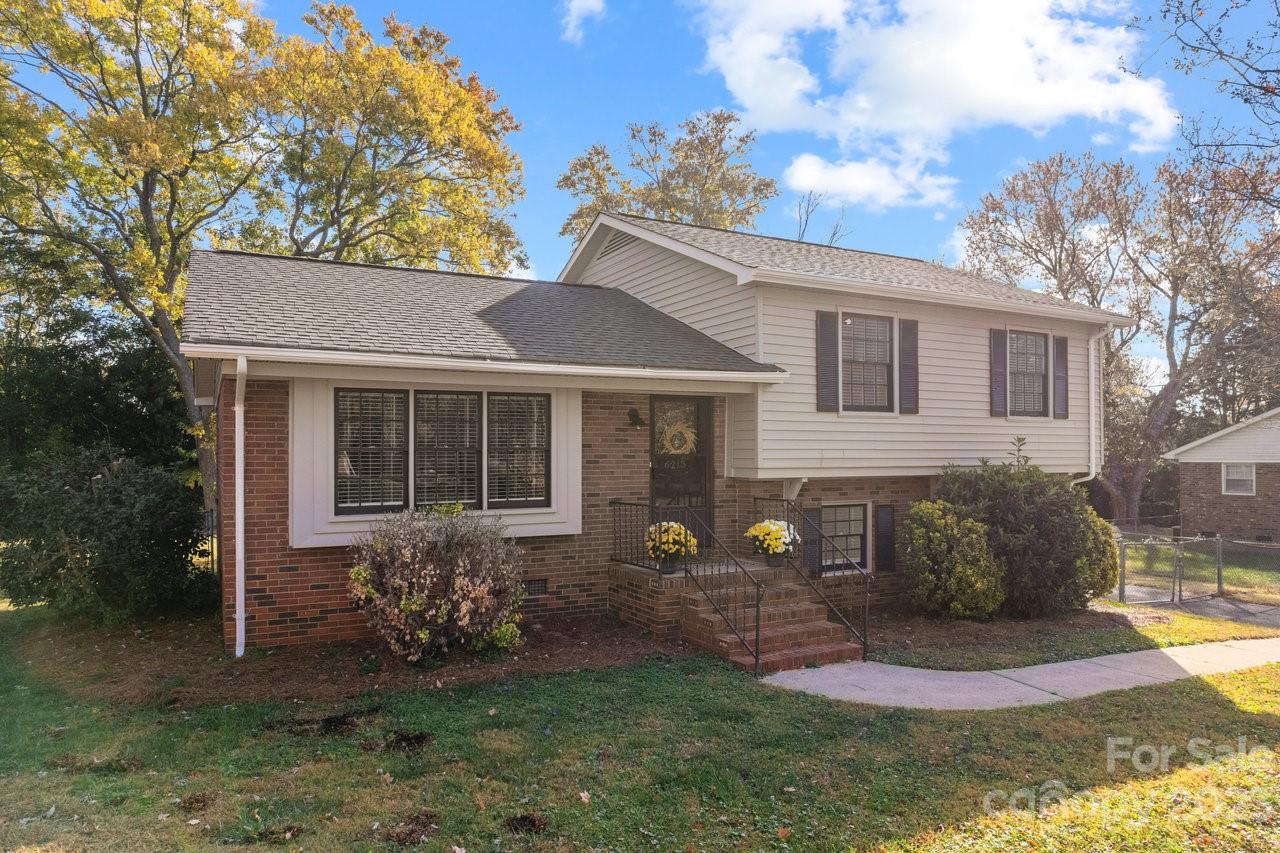 6215 Cherrycrest Lane Charlotte NC 28217