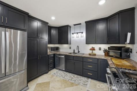 906 Hemlock Drive NE Lenoir NC 28645