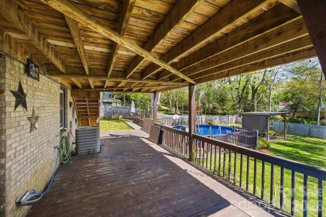 906 Hemlock Drive NE Lenoir NC 28645