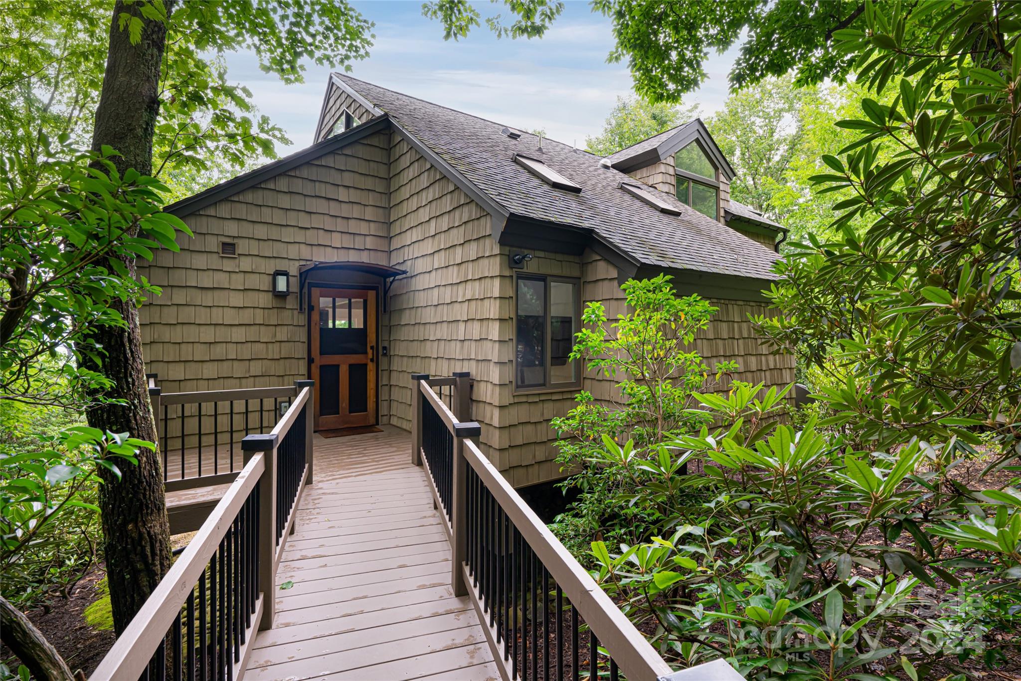 219 Lambeth Walk Fairview NC 28730