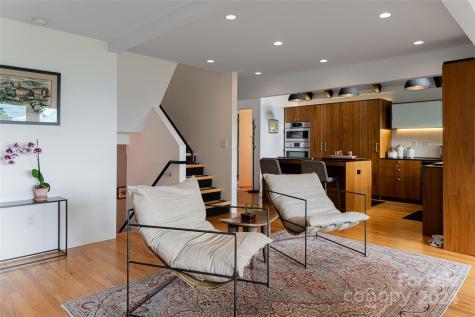 219 Lambeth Walk Fairview NC 28730