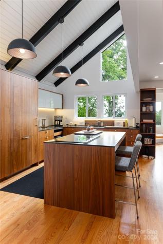 219 Lambeth Walk Fairview NC 28730