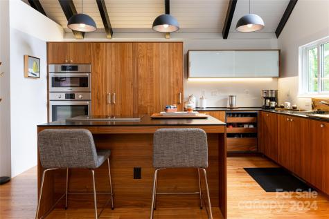 219 Lambeth Walk Fairview NC 28730