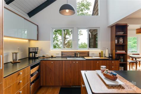 219 Lambeth Walk Fairview NC 28730