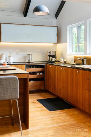 219 Lambeth Walk Fairview NC 28730