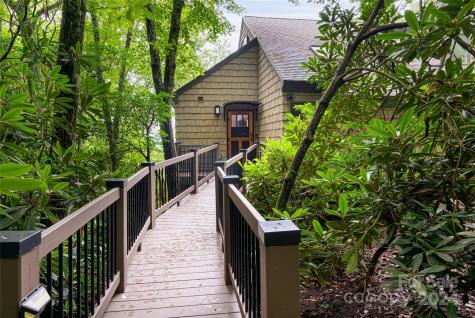 219 Lambeth Walk Fairview NC 28730