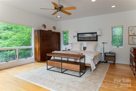 219 Lambeth Walk Fairview NC 28730