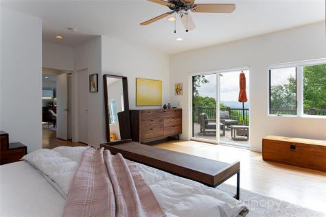 219 Lambeth Walk Fairview NC 28730