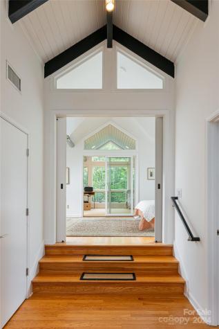 219 Lambeth Walk Fairview NC 28730