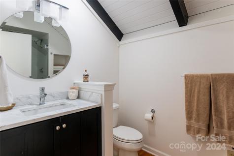 219 Lambeth Walk Fairview NC 28730