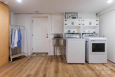 219 Lambeth Walk Fairview NC 28730