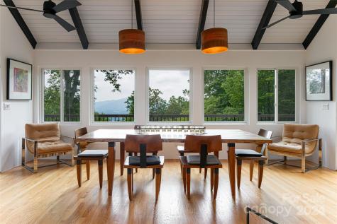 219 Lambeth Walk Fairview NC 28730