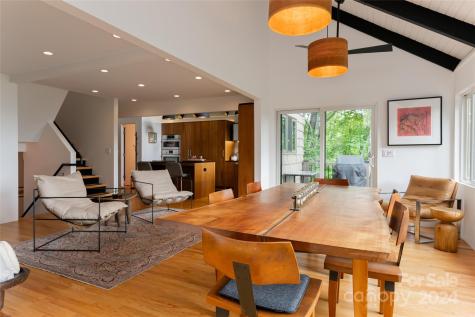 219 Lambeth Walk Fairview NC 28730