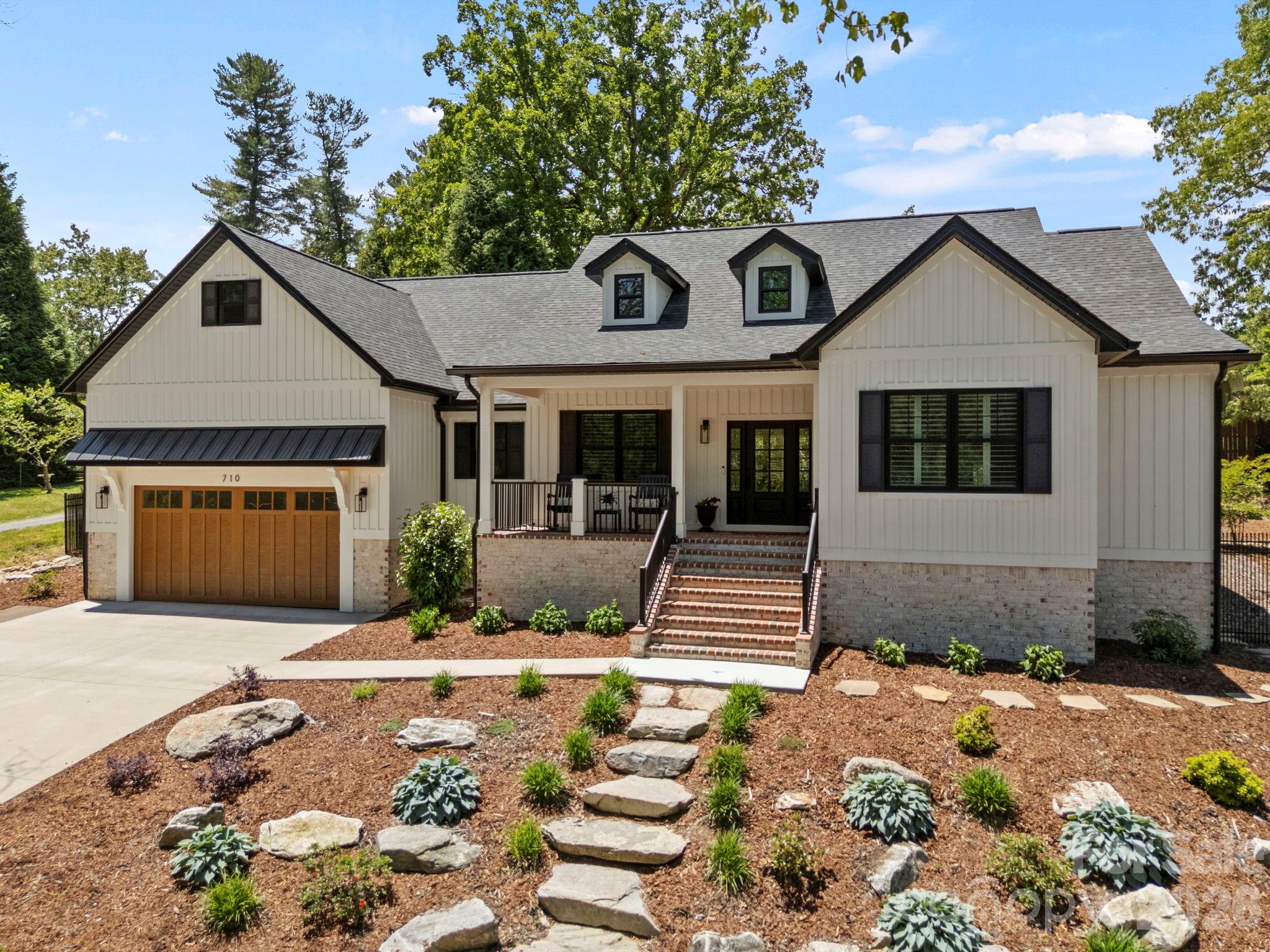 Hendersonville NC, 710 Knollwood Drive