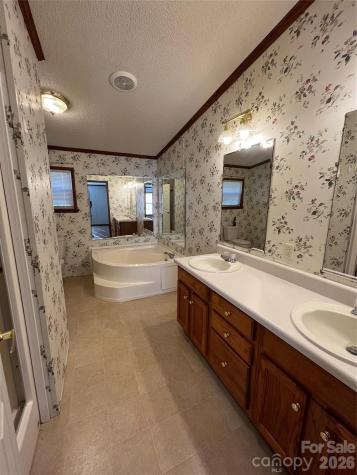 15 Mothers Way Marshall NC 28753