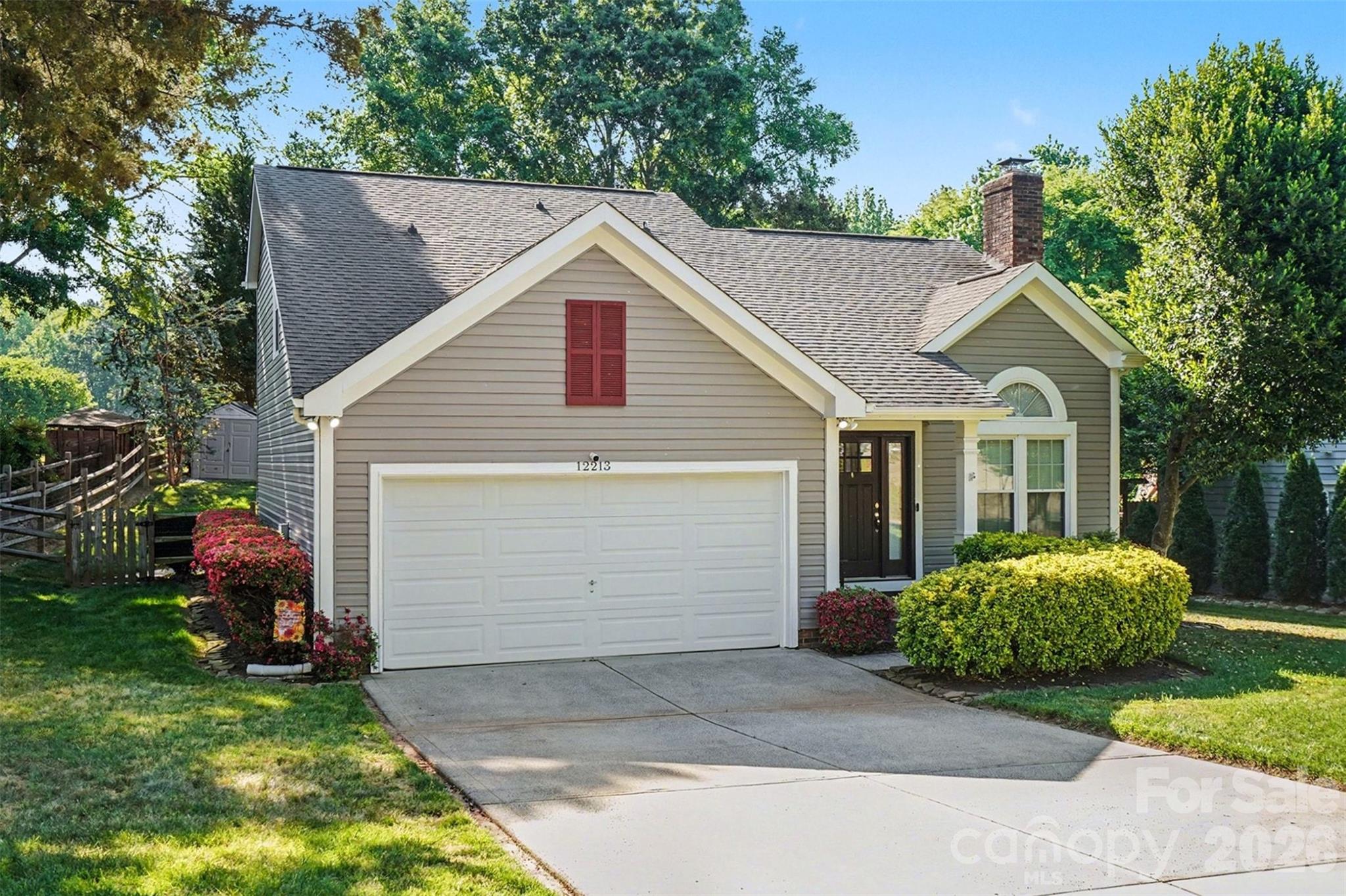 12213 Woodside Falls Road Pineville NC 28134