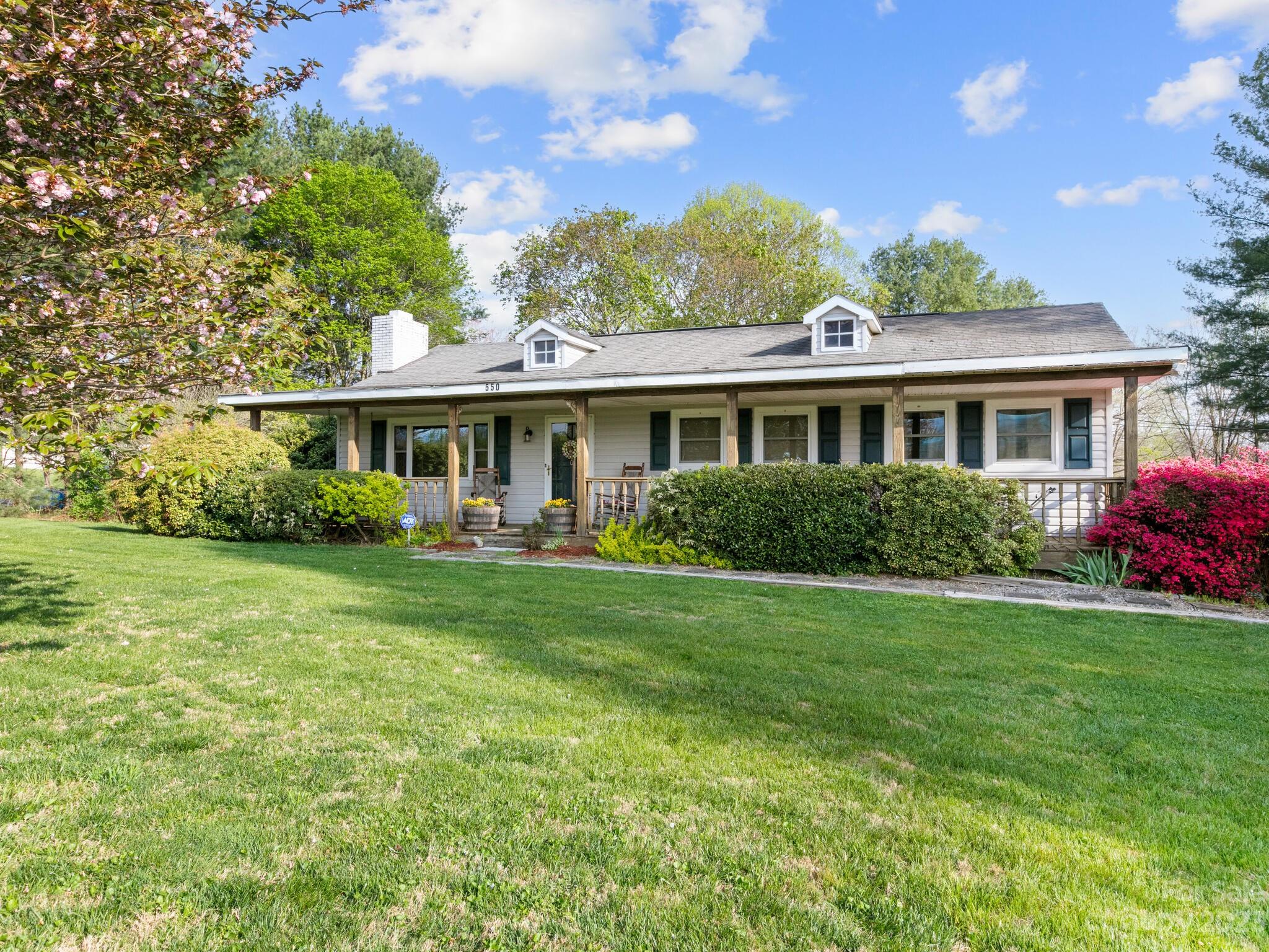 550 Enka Lake Road, Candler NC