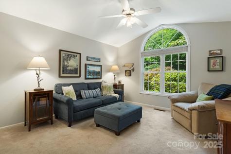 12 New Cross South Asheville NC 28805