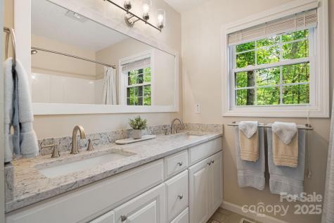 12 New Cross South Asheville NC 28805