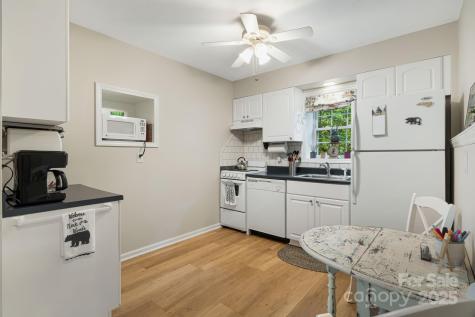 12 New Cross South Asheville NC 28805