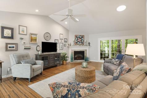 12 New Cross South Asheville NC 28805