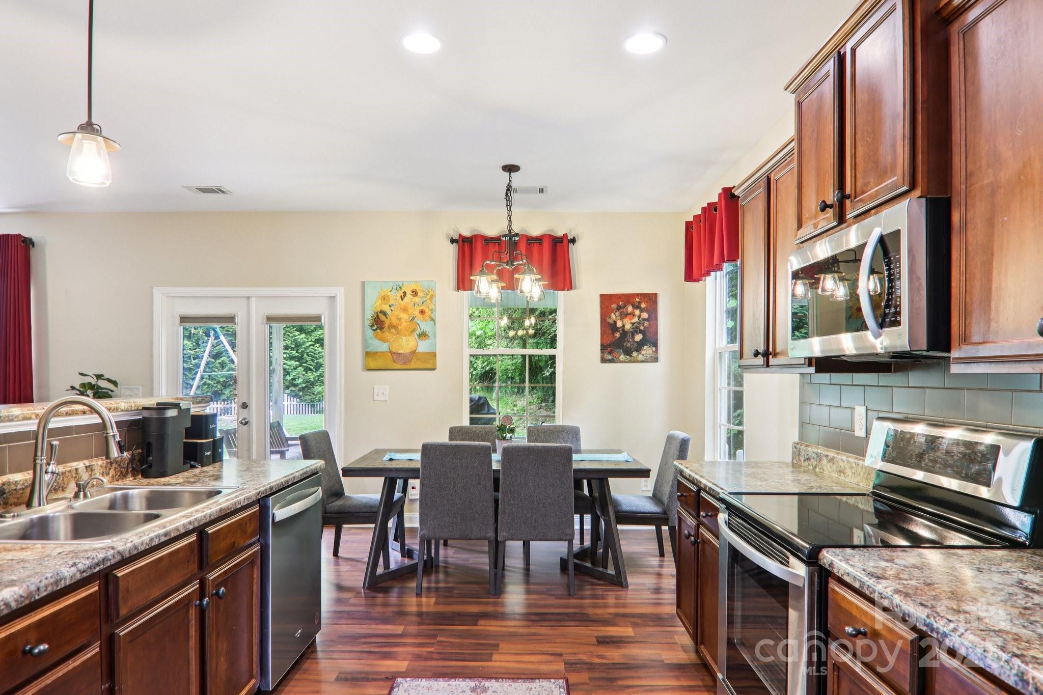 22 Streamside Drive Hendersonville NC 28791