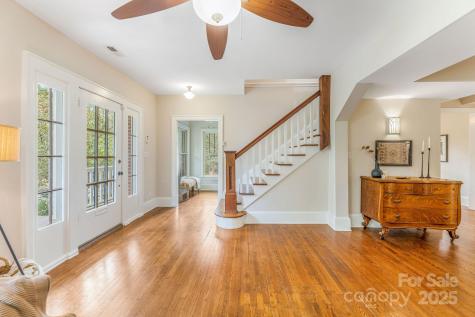 24 Warwick Road Asheville NC 28803