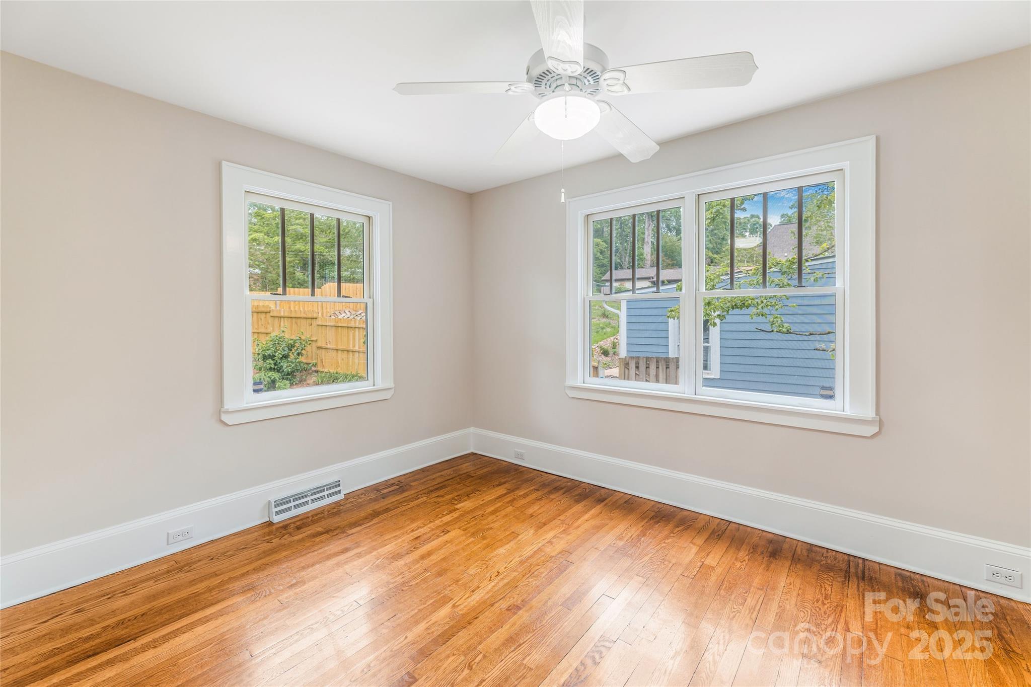 24 Warwick Road Asheville NC 28803