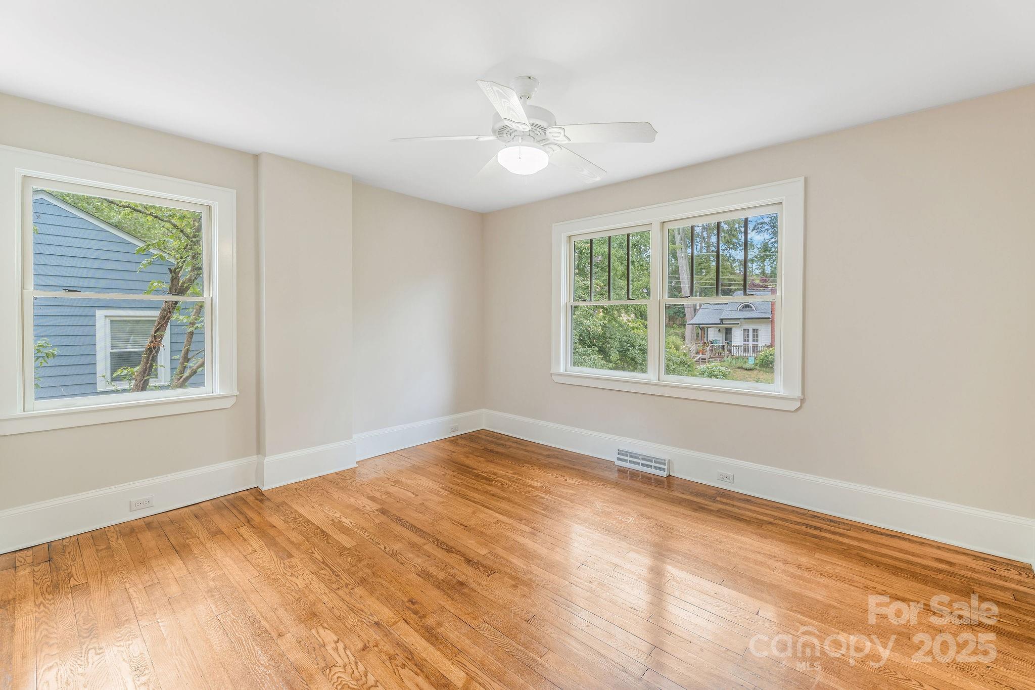 24 Warwick Road Asheville NC 28803