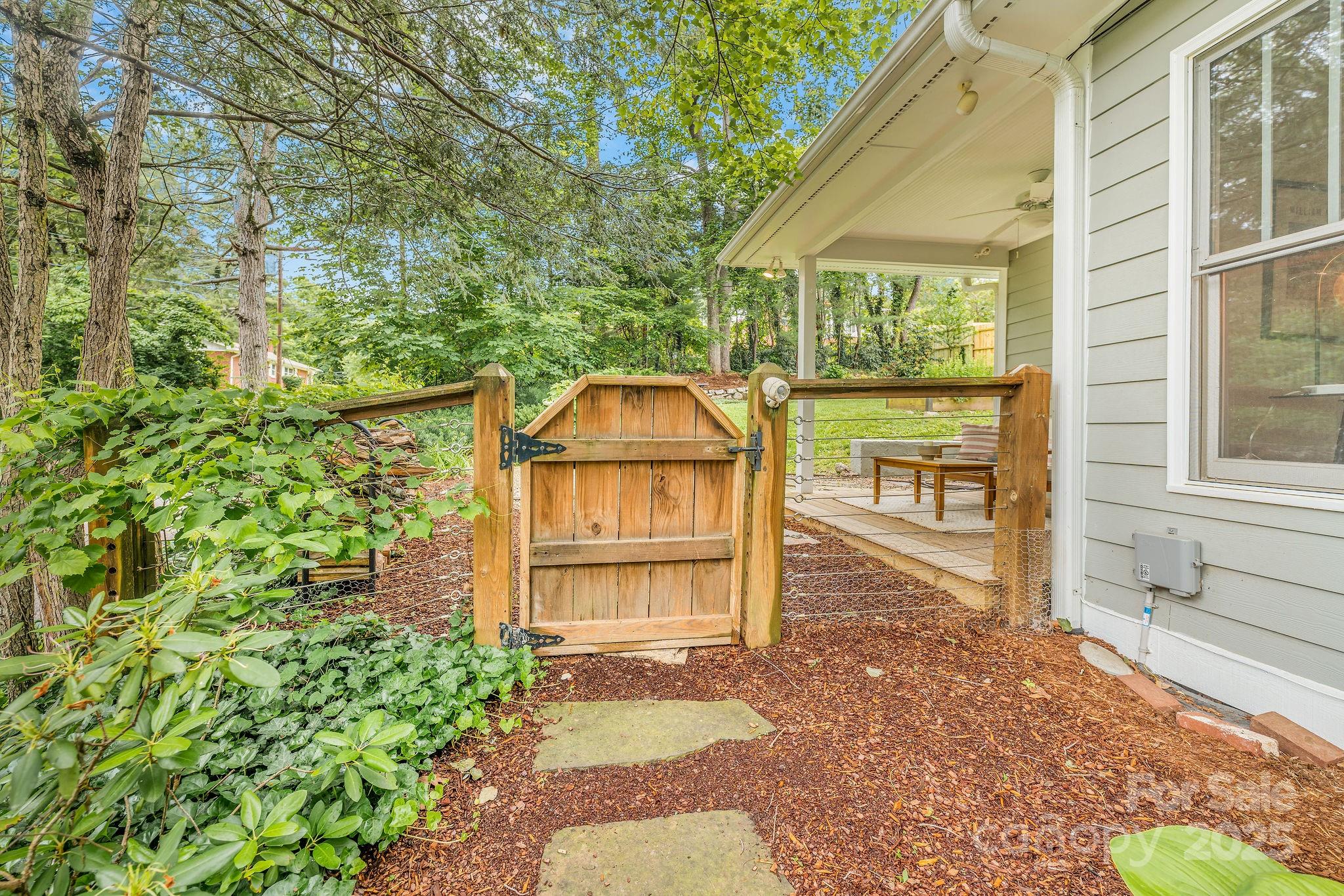 24 Warwick Road Asheville NC 28803