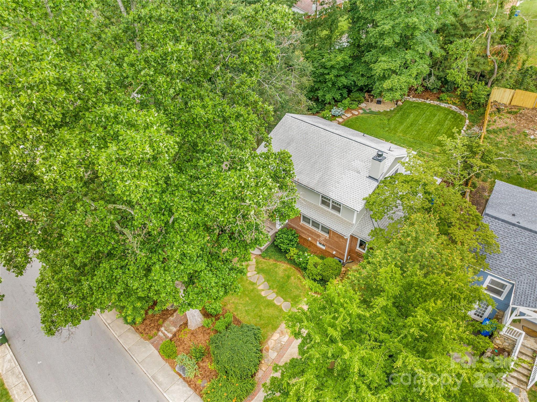 24 Warwick Road Asheville NC 28803