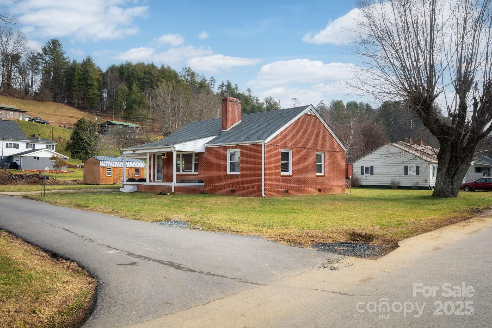 43 Henline Lane Bakersville NC 28705