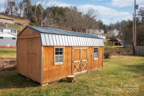 43 Henline Lane Bakersville NC 28705