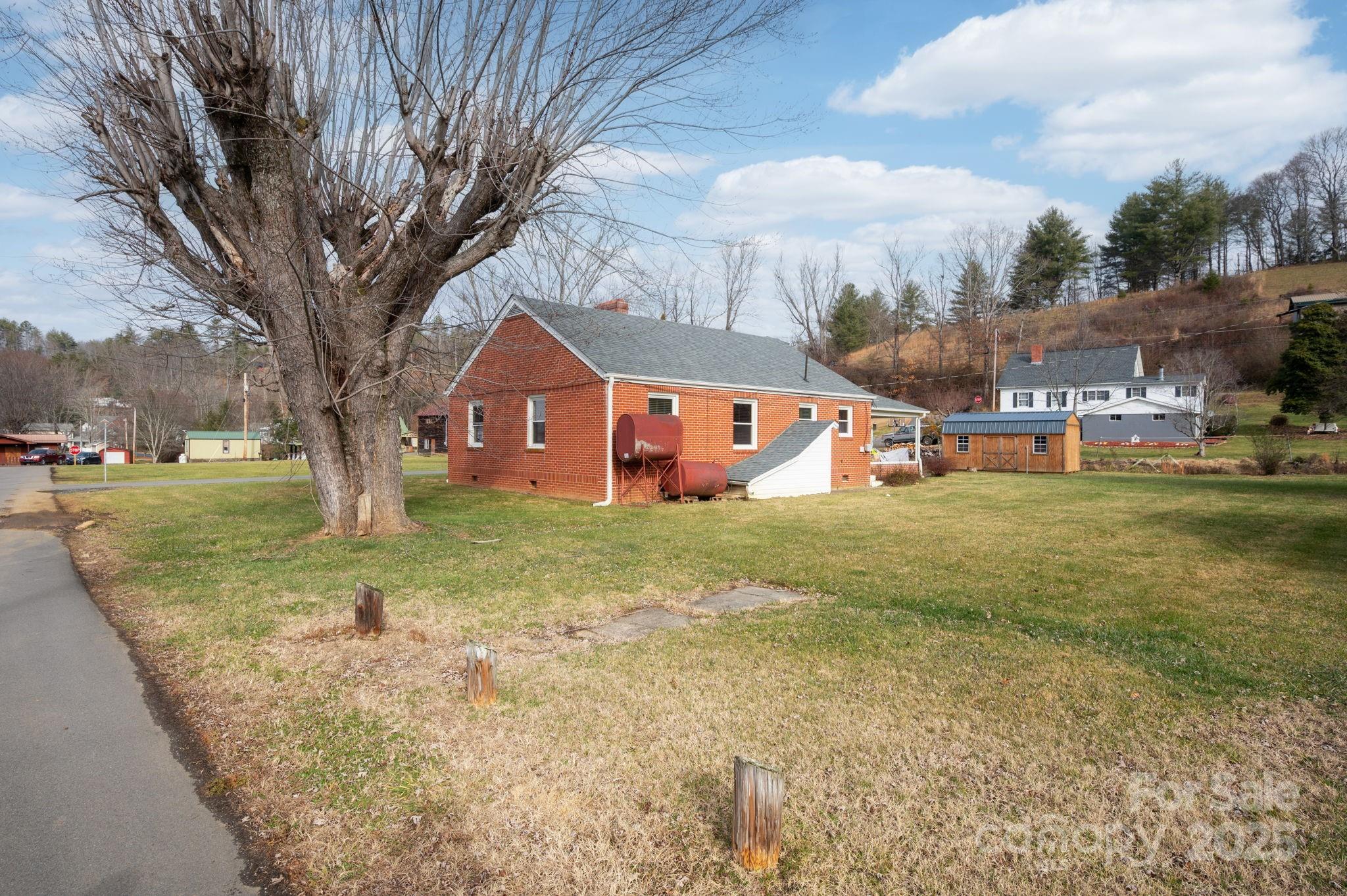 43 Henline Lane Bakersville NC 28705