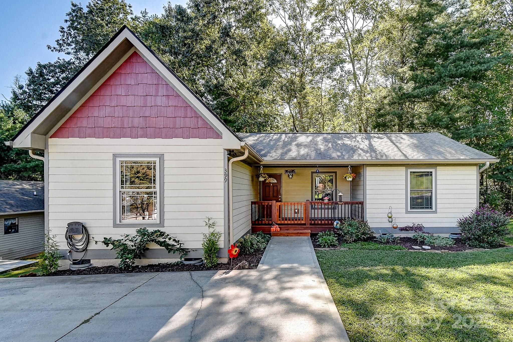 399 Hunters Ridge Road Mills River NC 28759
