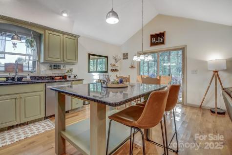 399 Hunters Ridge Road Mills River NC 28759