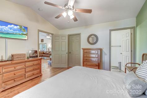 399 Hunters Ridge Road Mills River NC 28759