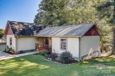 399 Hunters Ridge Road Mills River NC 28759