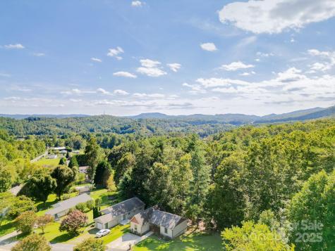 399 Hunters Ridge Road Mills River NC 28759