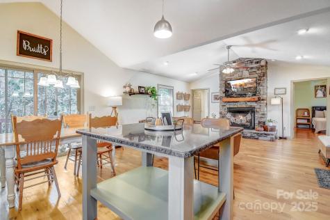 399 Hunters Ridge Road Mills River NC 28759