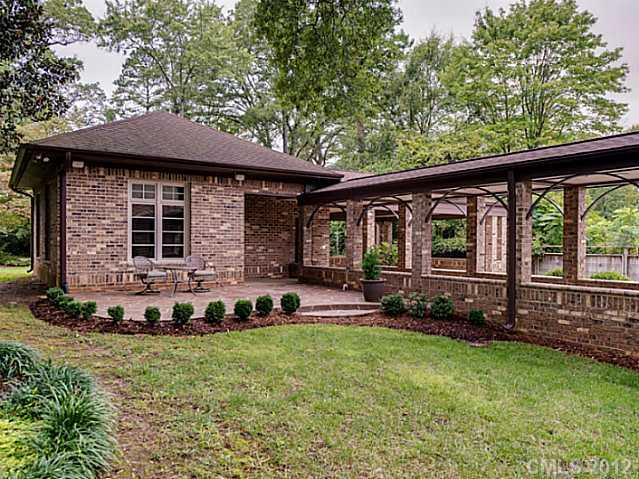 2444 Tanglewood Lane Charlotte NC 28211