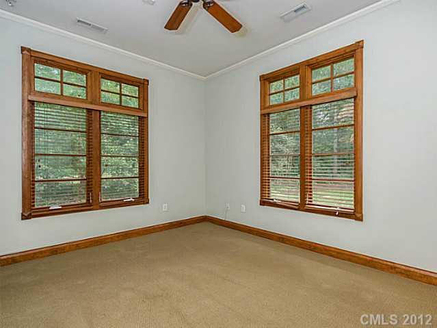 2444 Tanglewood Lane Charlotte NC 28211
